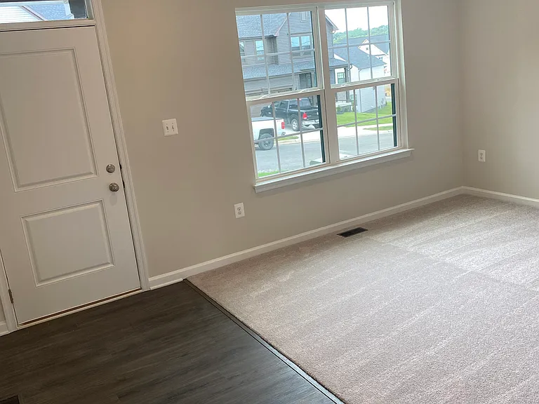 1009 Headquarters Way — Photo 10