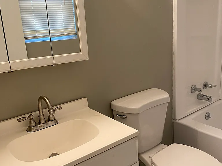 2044 Lenoa Ln — Photo 20
