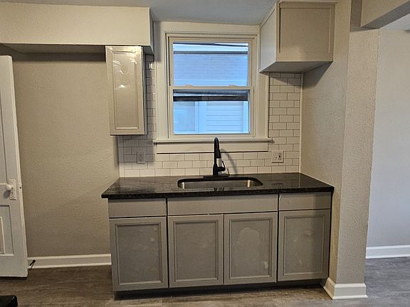 2nd image of 617 E Jenkins Ave