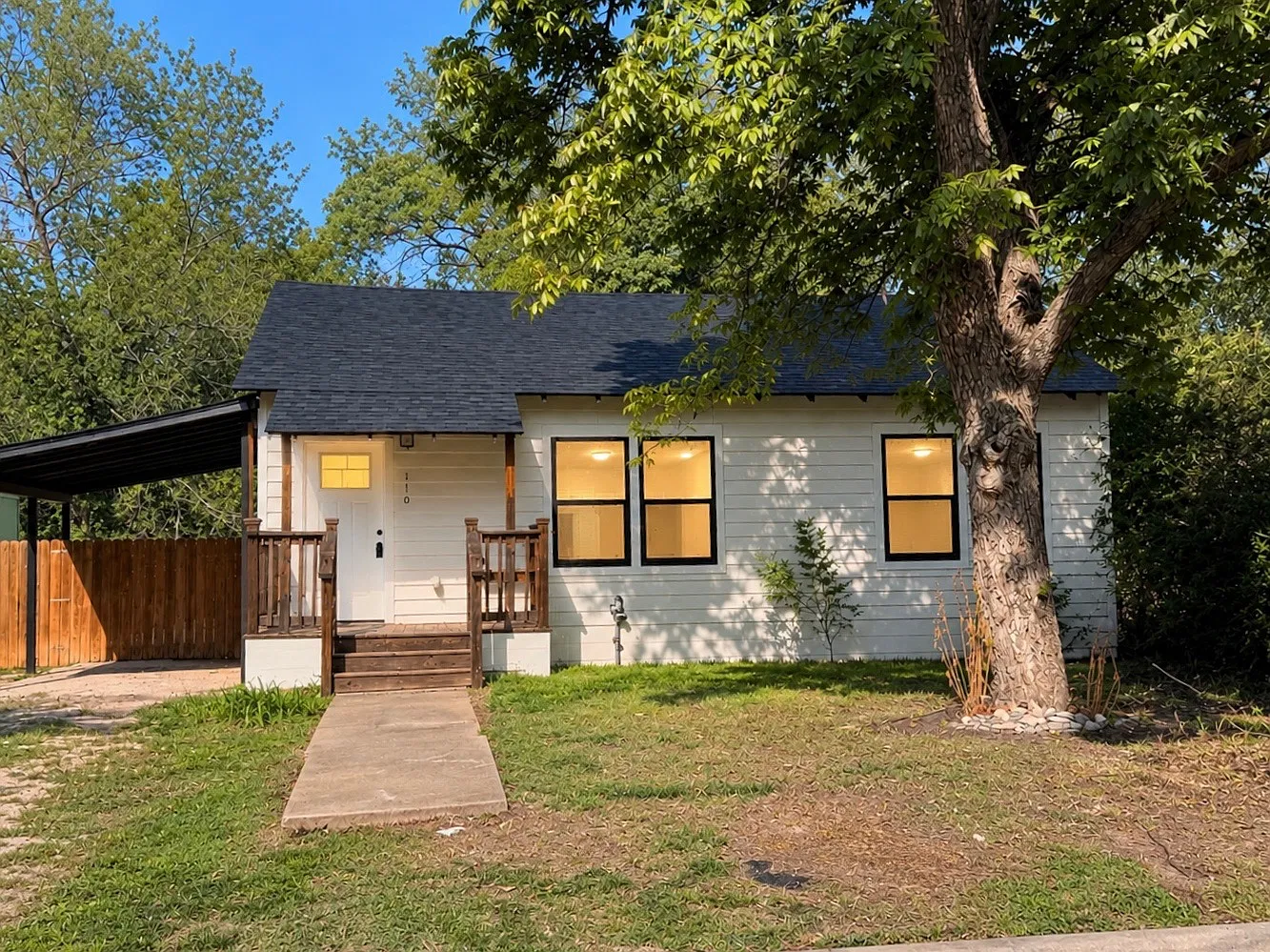 2 bed, 896 sqft, $3,295 — Photo 3