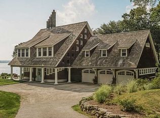 210 Willett Rd, Saunderstown, RI 02874