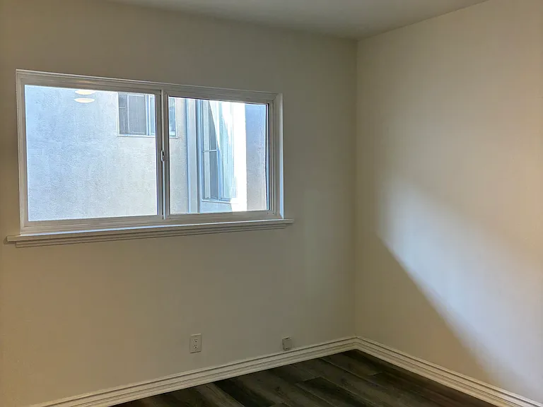 1000 N Orange Grove Ave #10 — Photo 12