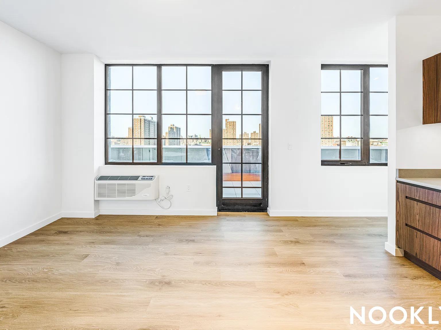 40 Bruckner Boulevard — Photo 3