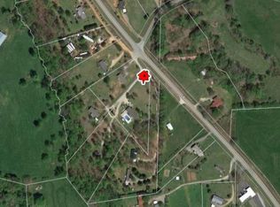 17 Lockwood Ln, Cleveland, GA 30528