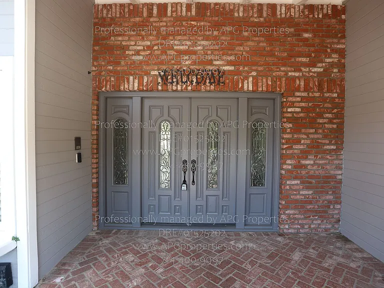 460 S Bridge View Dr — Photo 2