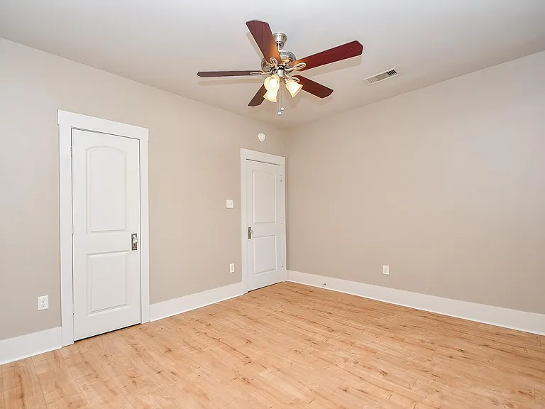 1307 Walton St — Photo 18