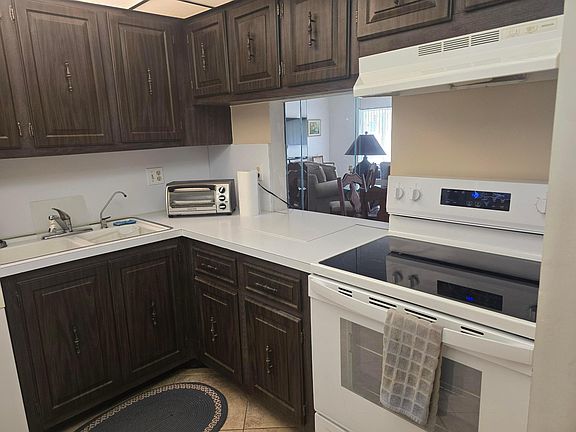 4th image of 132 Lake Dora Drive