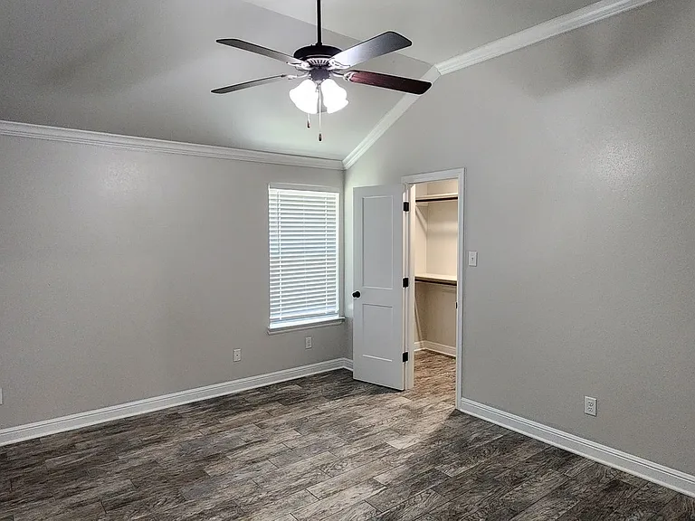 5600 Settlers Ct #B — Photo 12