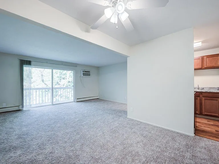 Lakeshore Drive Apartment Homes — Photo 12
