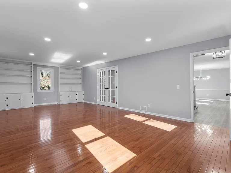 40 Harkness Dr — Photo 29