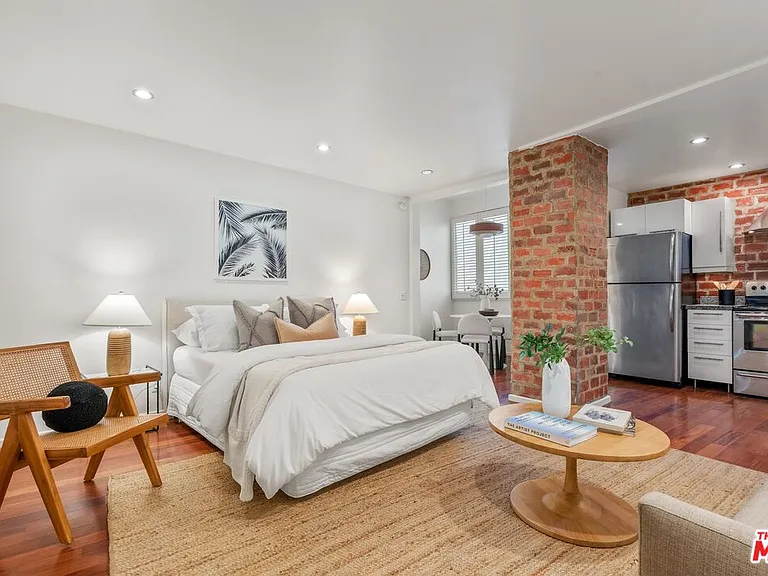7250 Franklin Ave #1006 — Photo 5
