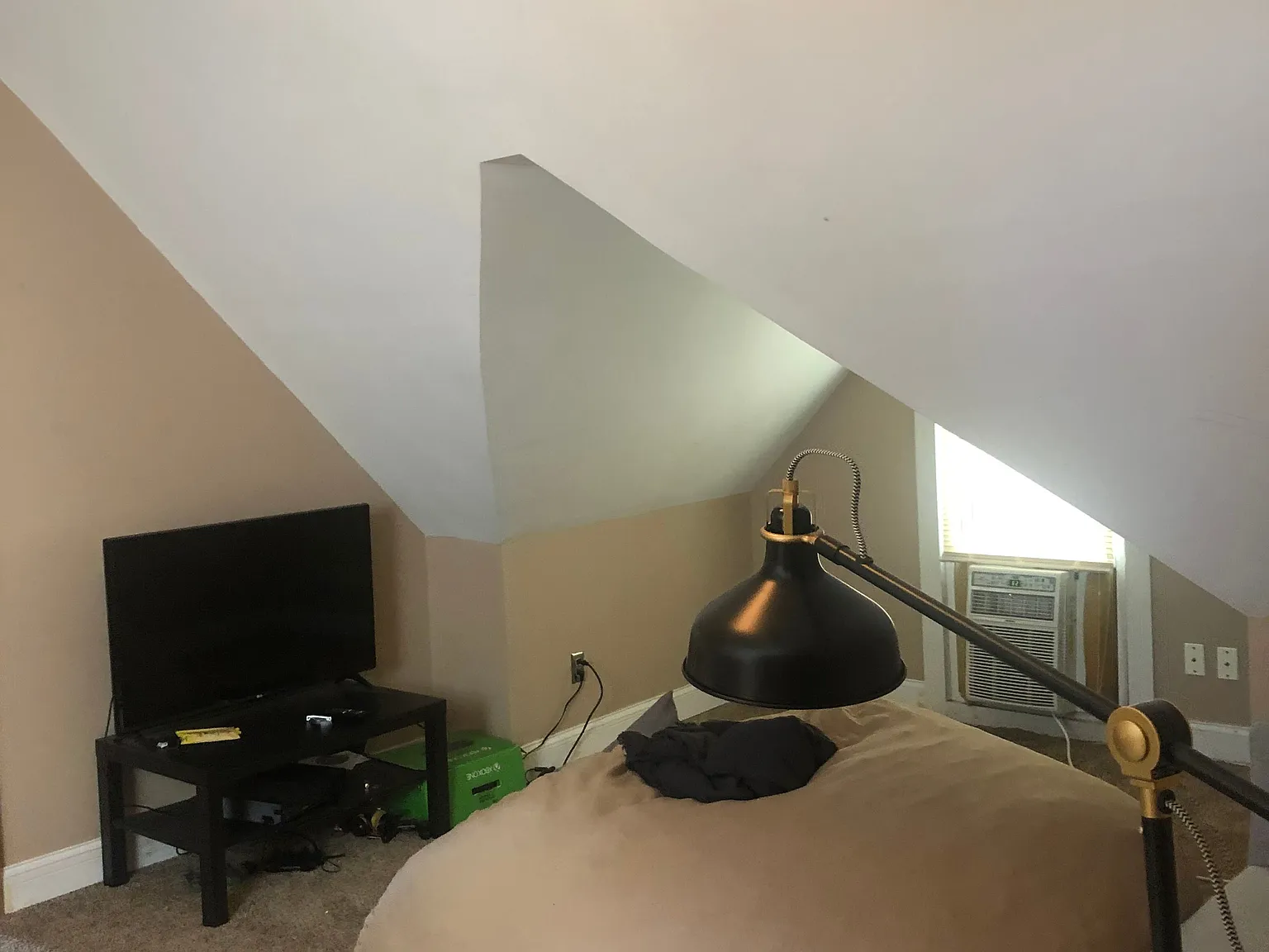 6 bed, $3,000 — Photo 3
