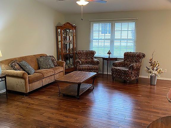 4th image of 10767 Oakridge Ct