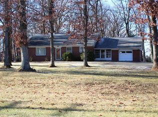 389 Moorestown Dr, Bath, PA 18014