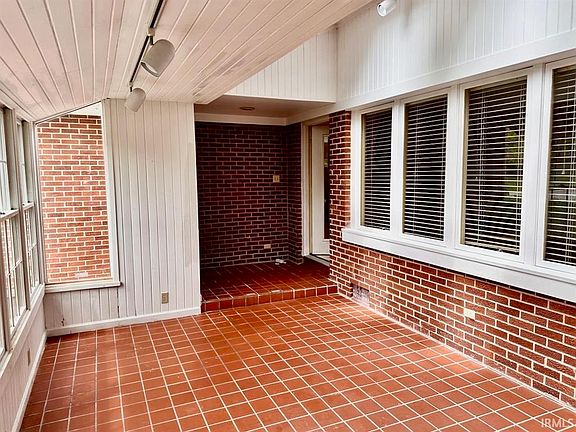 3rd image of 3510 W University Ave