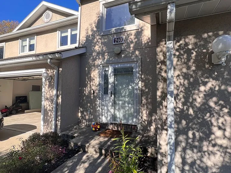 240 Newberry Ln — Photo 36