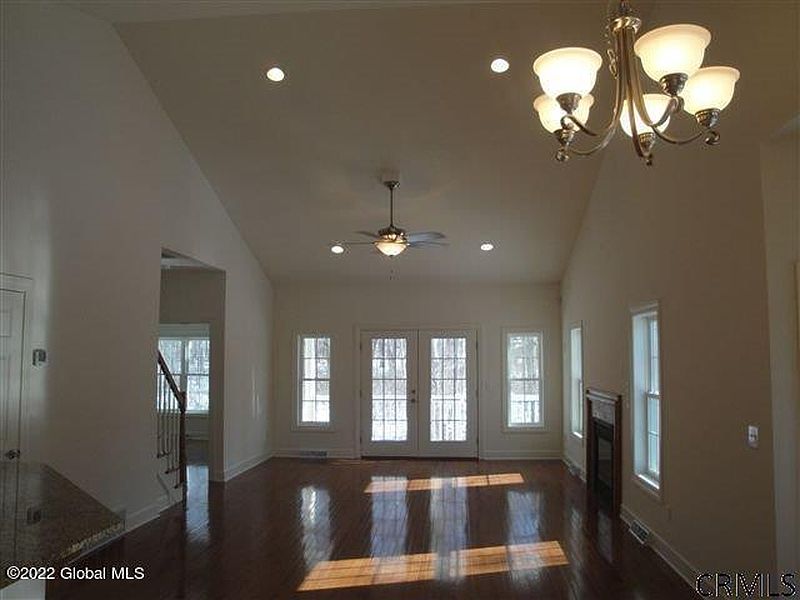 4th image of 8 Joshua Place
