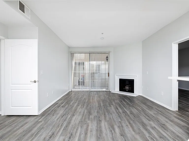 7044 Lanewood Ave — Photo 77