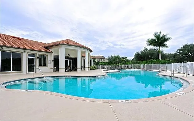 Club Pool