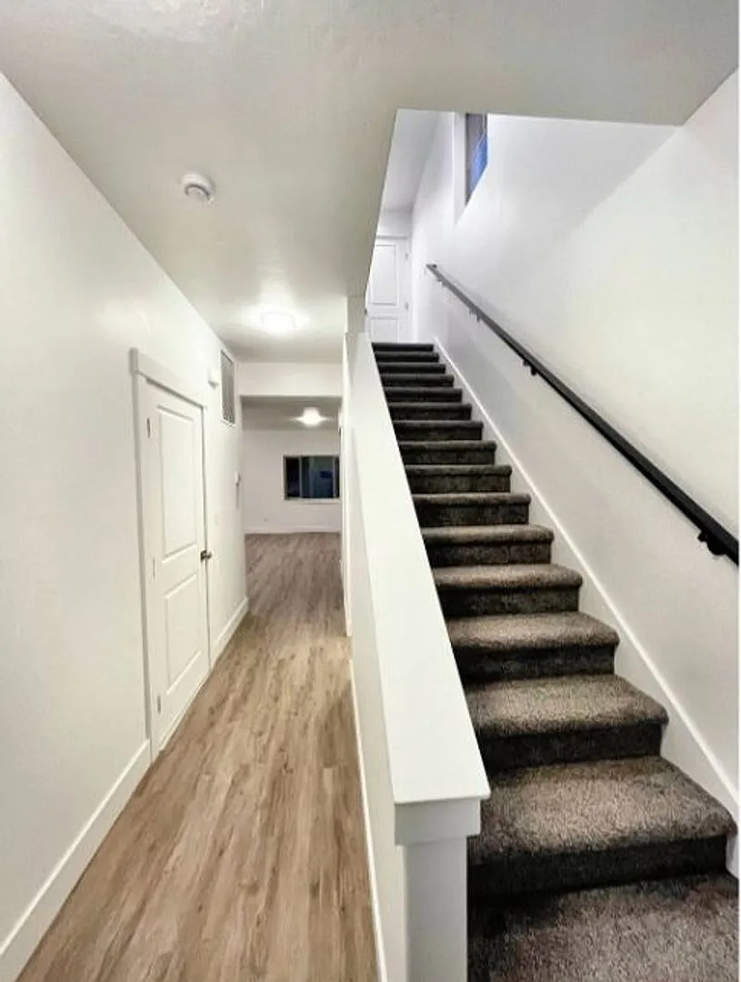 Building Photo - B&B Townhomes