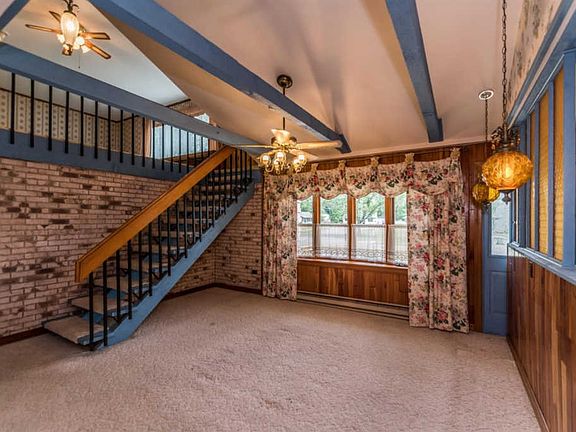 2nd image of 4064 Larchview Dr