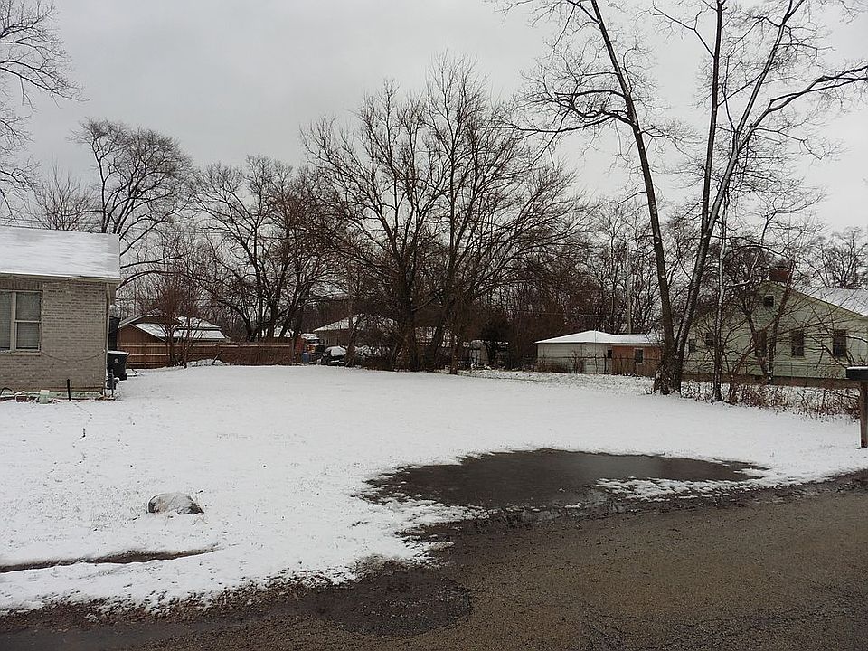 2nd image of 221 Reverend Walton Dr