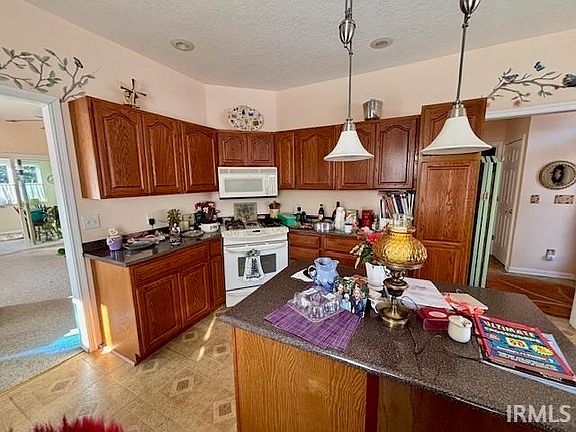 4th image of 1250 Bittersweet Ln