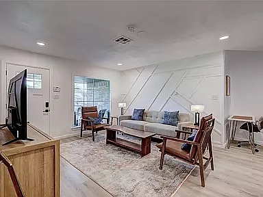 1410 Abbey Dr — Photo 5