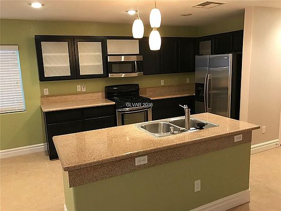 3rd image of 4781 Frankfurt Ct
