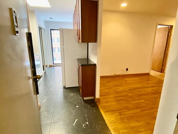 2nd image of 370 W 30th St APT 5E