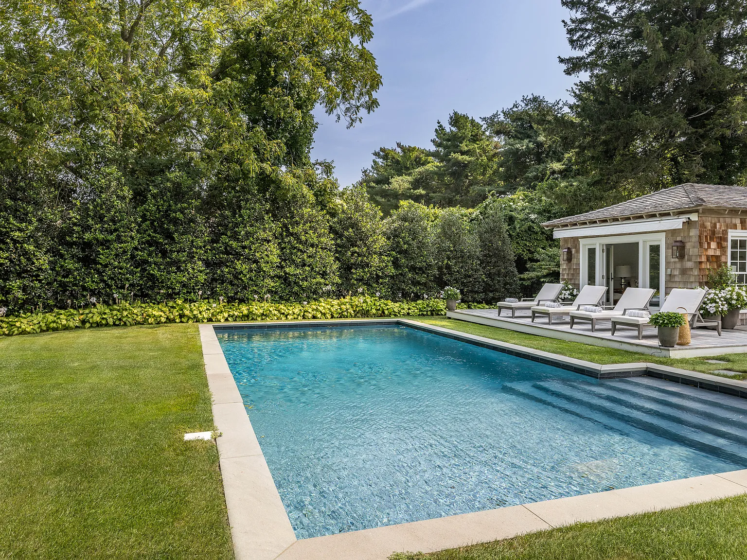 Southampton Village Estate with Pool, Steps to Main St — Photo 4