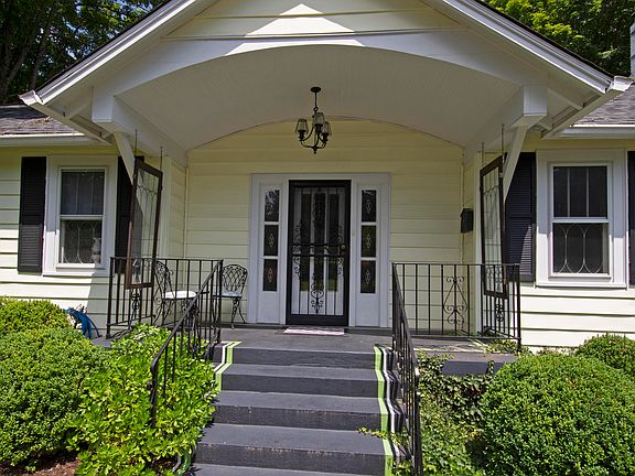 4th image of 343 Court St S