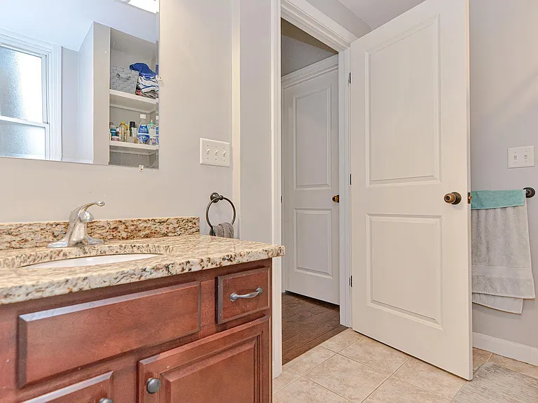 347 E 8th St #3 — Photo 17