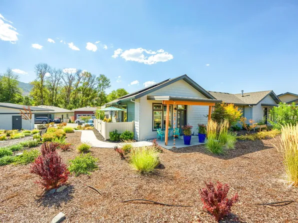 438 Nandina St, Ashland, OR 97520