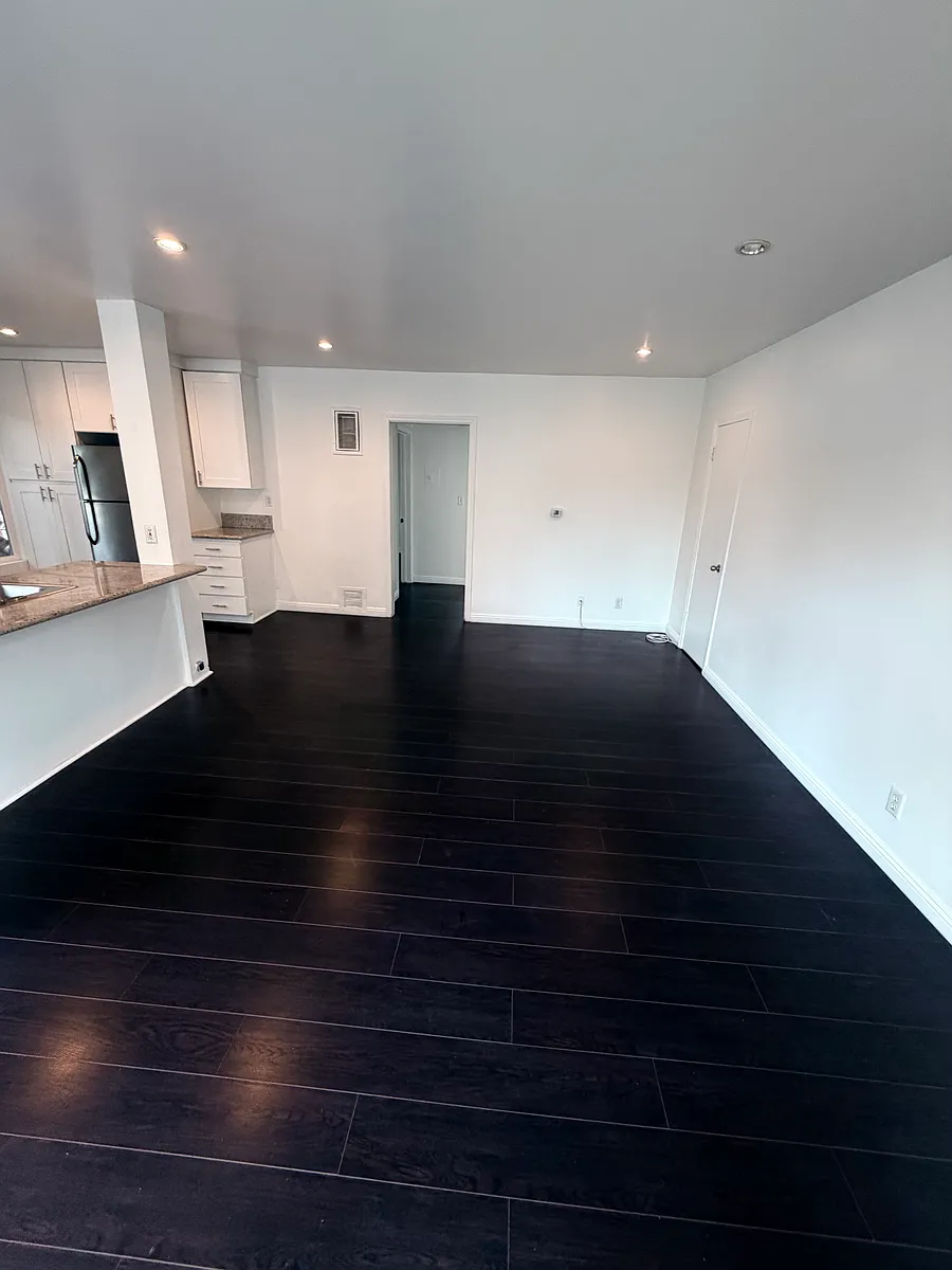 Living Room - 123 S Saint Andrews Pl #20