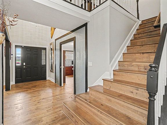 2nd image of 70 Windfield Way