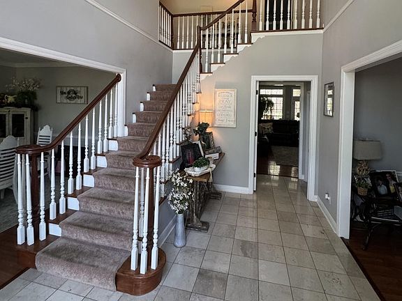 4th image of 105 Willow Dr