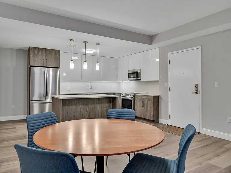 771 Harrison Ave #305 — Photo 2