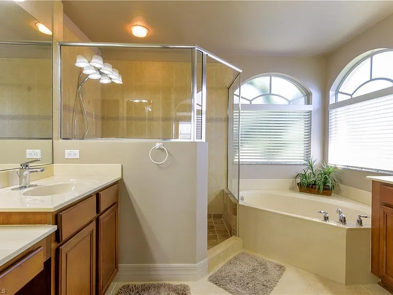 3575 Malagrotta Cir — Photo 24