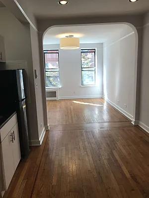 Rented by Metropolis Real Estate of Manhattan | media 16
