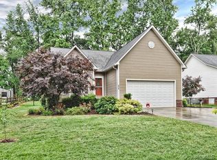 318 Plaza Dr, Harrisburg, NC 28075