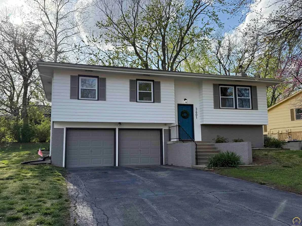 3601 SE Crestwater Dr, Topeka, KS 66605