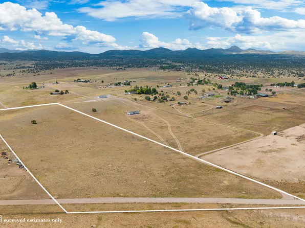 1 W Curtis Ranch Rd, Paulden, AZ 86334