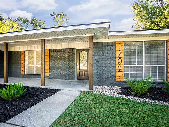 2nd image of 702 Honeysuckle Dr