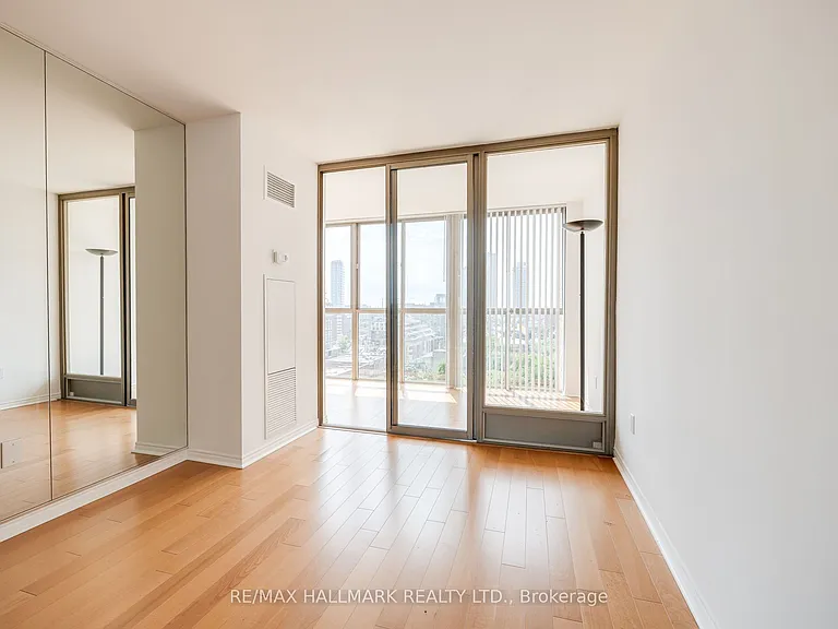 95 Lombard St #1202 — Photo 13
