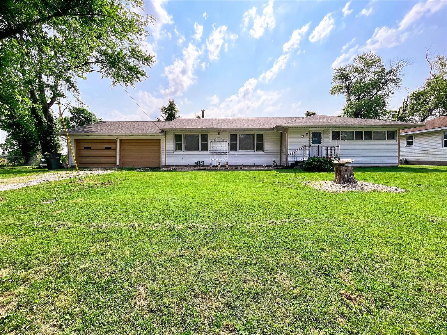 24 Cascade Dr photo 1