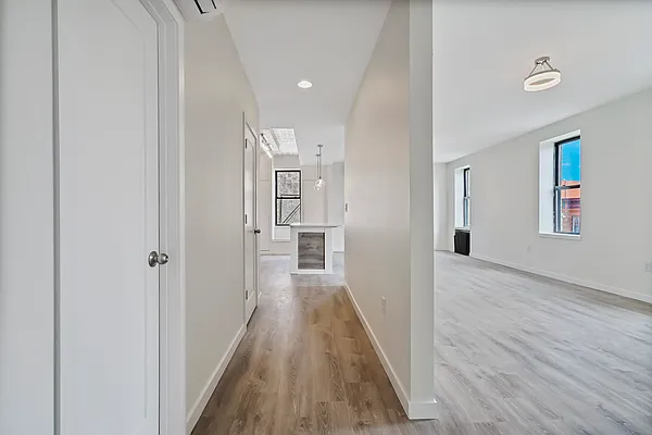 Rented by Avenue Sotheby's International Realty | media 38