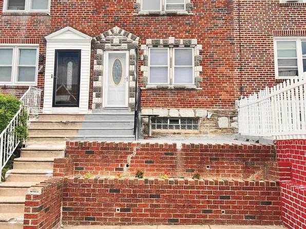 4568 Penhurst St, Philadelphia, PA 19124