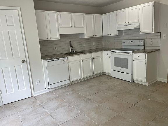 2nd image of 5138 Farm Place Dr NE
