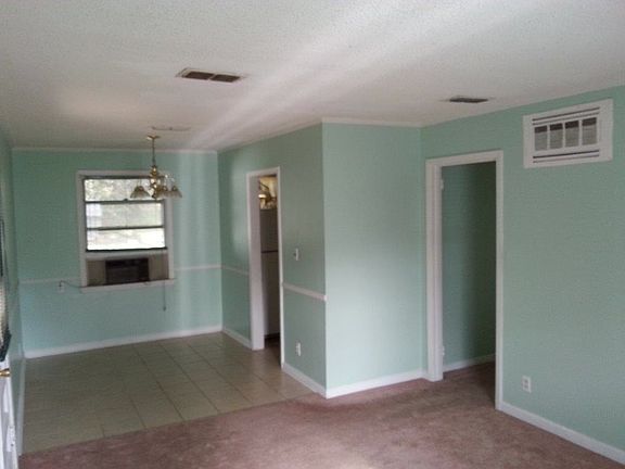 Living Room / Dinette